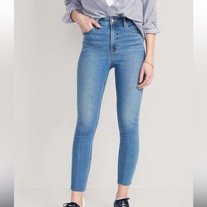 Old Navy Extra High Waisted Rockstar Super Skinny Jeans